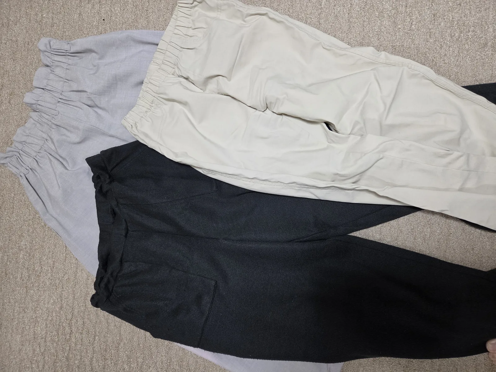 愛用しているウエスト総ゴムパンツ3本
