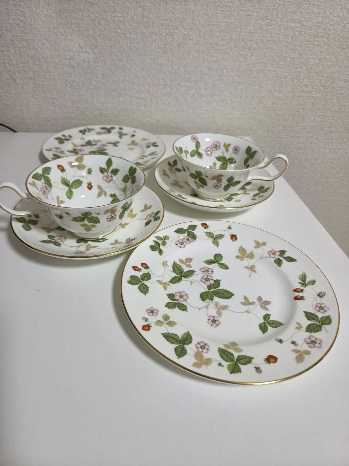 ウェッジウッド ワイルドストロベリーのカップ&ソーサー・プレート