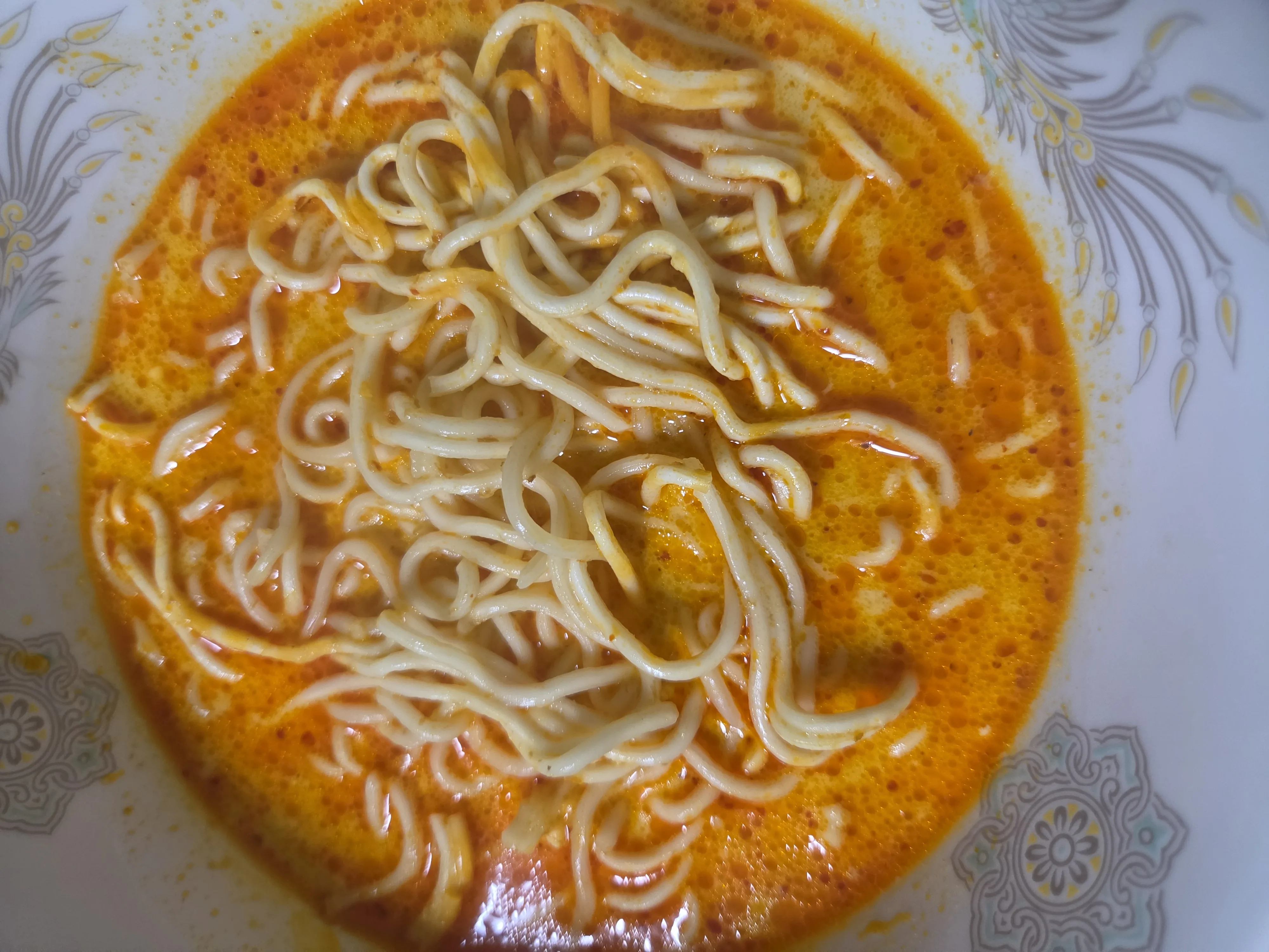 完成したプリマテイスト ラクサラーメン