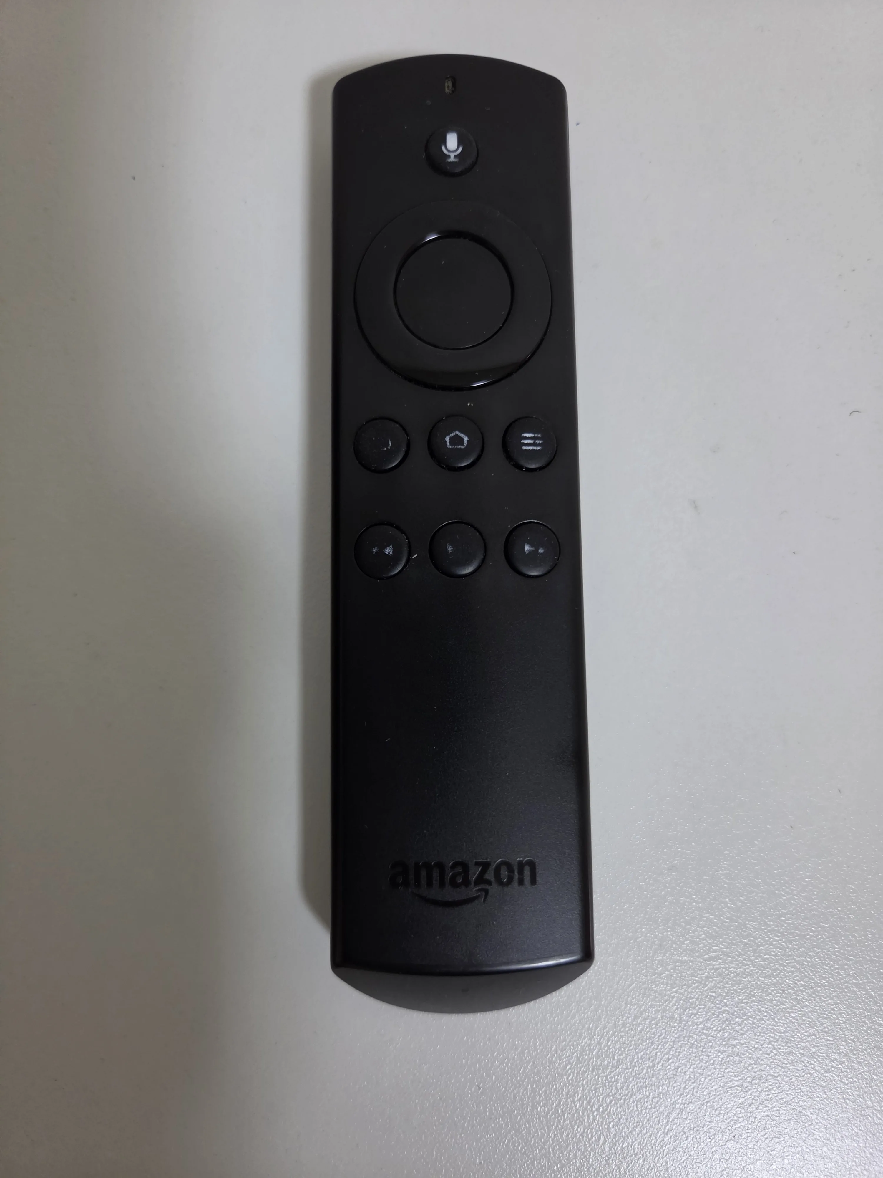 Amazon Fire TV Stick 付属のAlexa対応音声認識リモコン