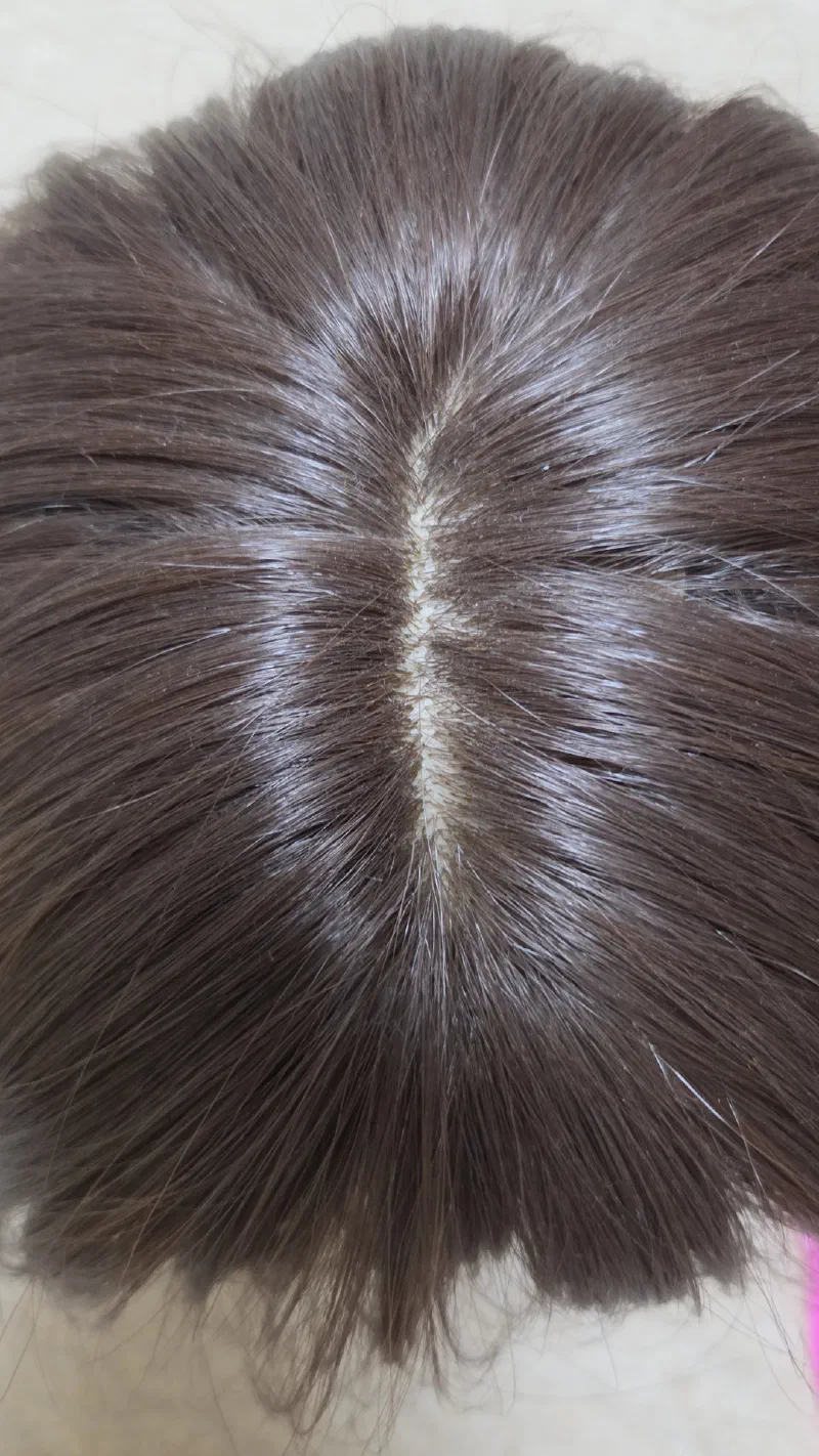 リネアストリア天使シリーズのつむじ部分のクローズアップ。自然な分け目と髪の流れが再現されており、頭皮の質感まで細かく作り込まれている